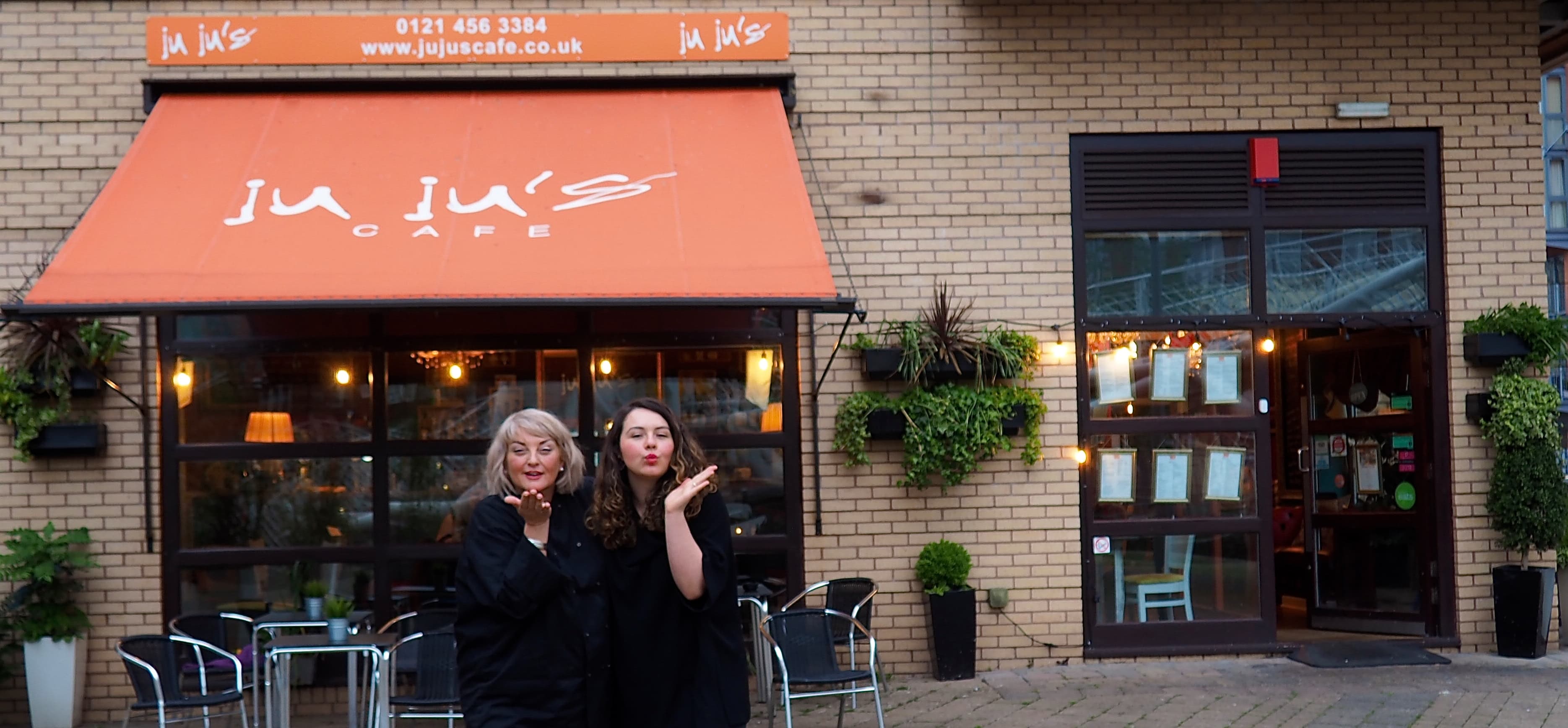 Julia and Beatrice outside Ju Ju’s Cafe